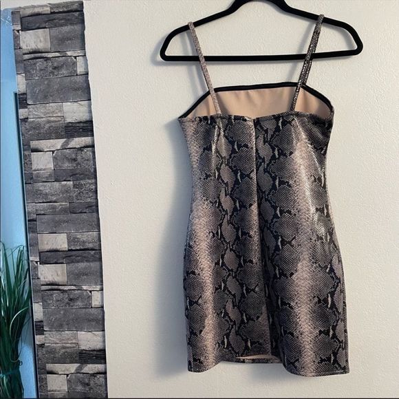 Motel Snake Print Slip Bodycon Dress - Picture 11 of 12